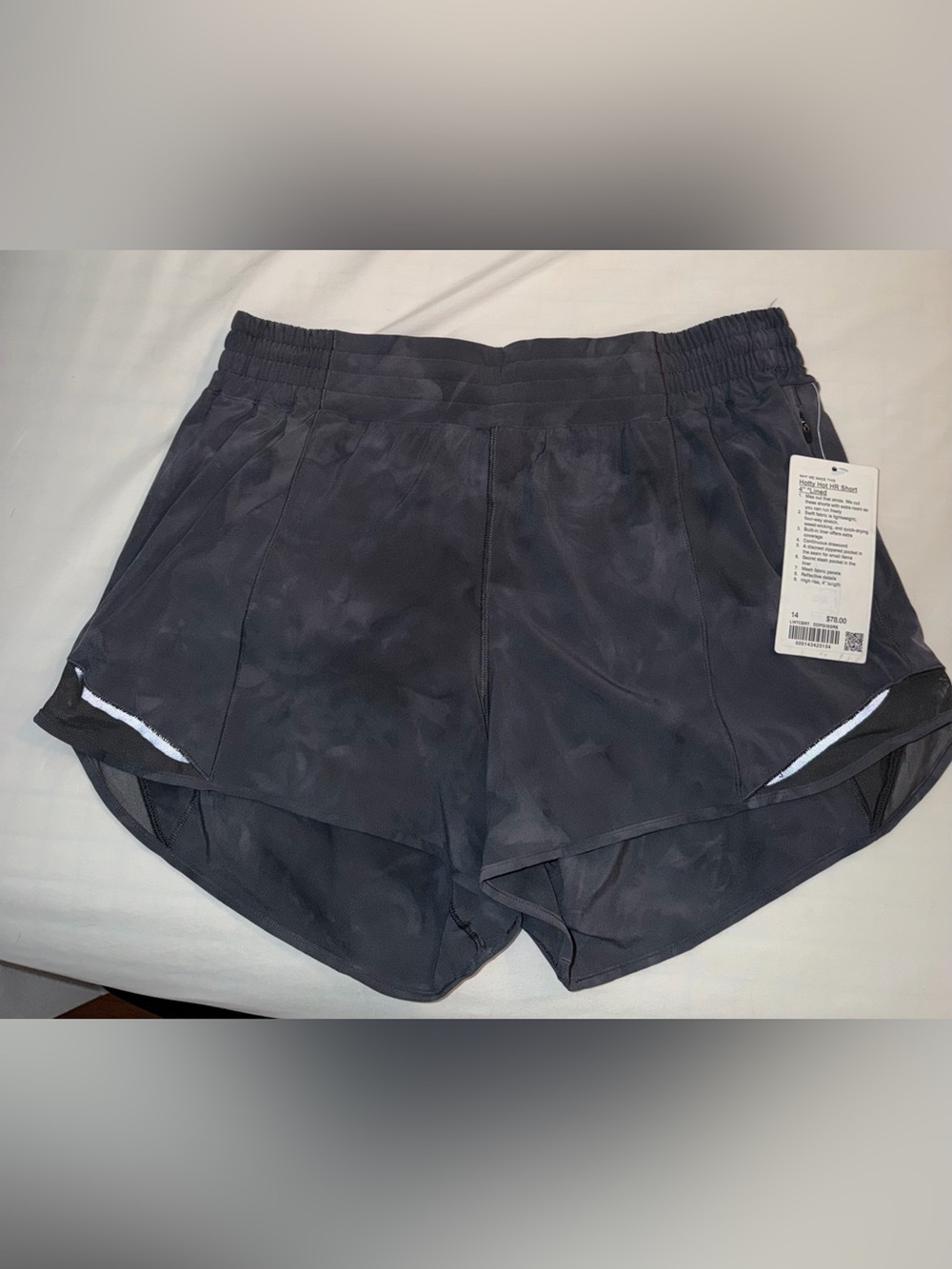 Lululemon Hotty Hot High Rise 4” Shorts – Size 14 – New with Tags